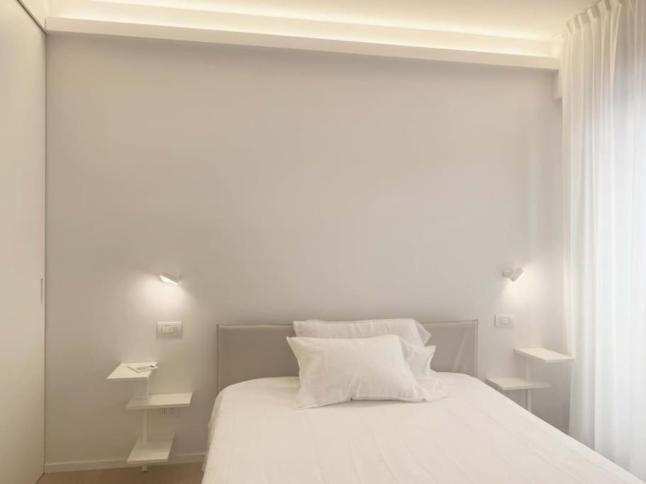 The Window On The Theatre And The Cathedral - Luxury Apartment Como Exterior foto