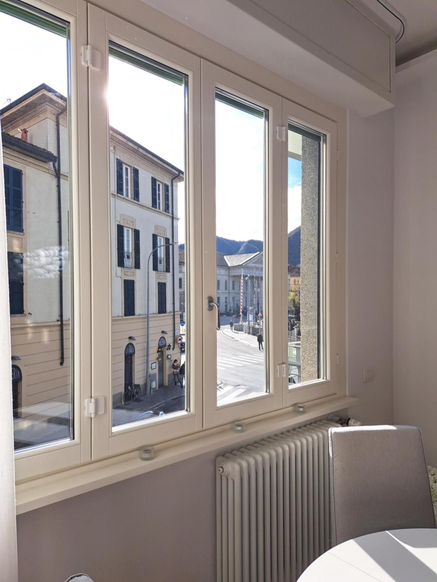 The Window On The Theatre And The Cathedral - Luxury Apartment Como Exterior foto